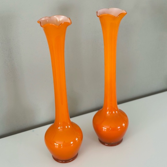 Pair of vintage orange cased vases - Picture 3 of 10